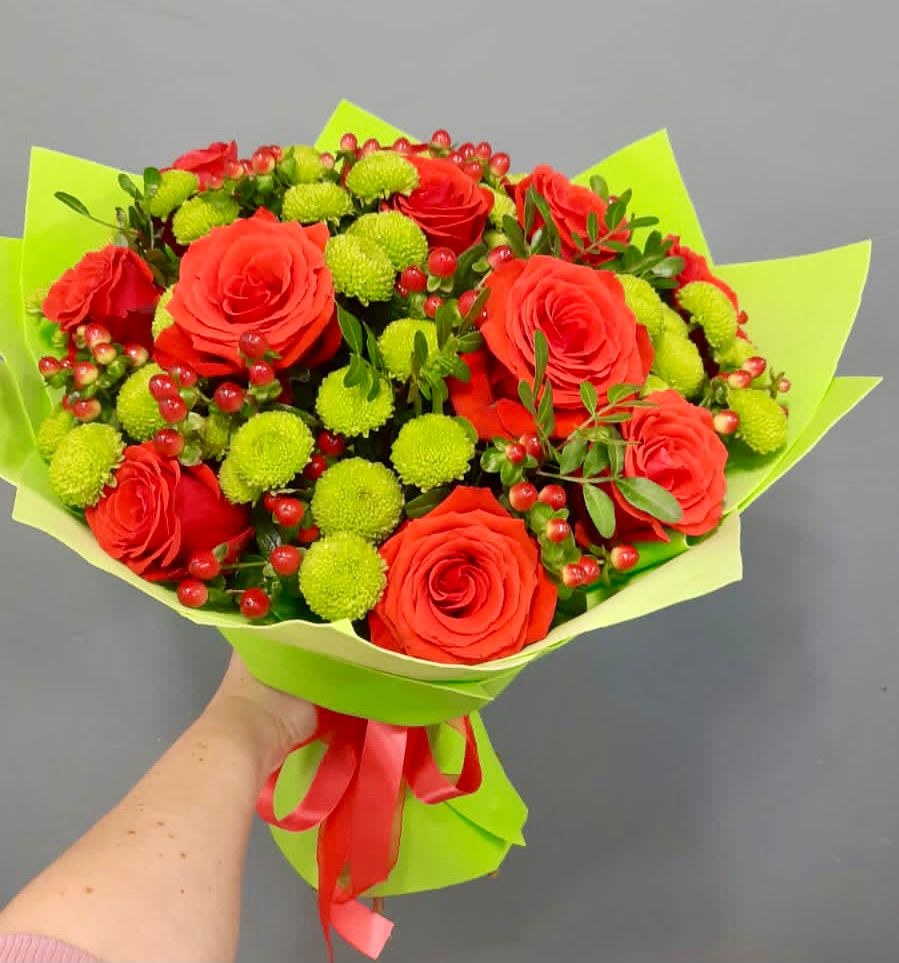 Букет цветов из: Хризантемы и Розы в Красный Яр Самарская область