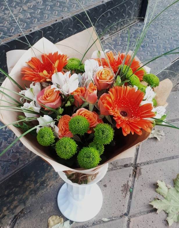 Букет цветов из: Герберы, Хризантемы, Альстромерии и Розы в Красный Яр Самарская область
