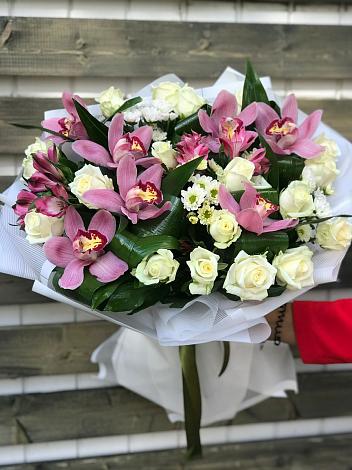 Букет цветов из: Розы и Хризантемы в Красный Яр Самарская область