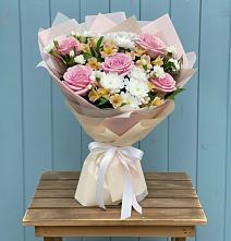 Букет цветов из:  Гвоздики, Орхидеи и Розы в Красный Яр Самарская область