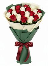 Букет Микс из красных и белых роз в Красный Яр Самарская область