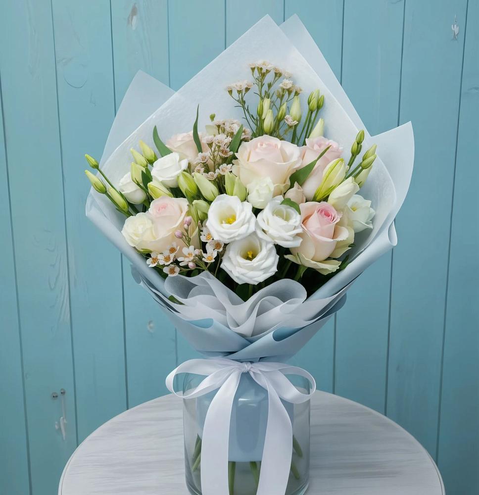 Букет цветов из: Розы и Лизиантусы в Красный Яр Самарская область