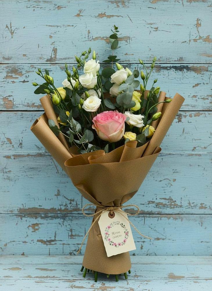 Букет цветов из: Розы и Лизиантусы в Красный Яр Самарская область