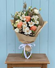 Букет цветов из:  Альстромерии, Лизиантусы, Розы и Хризантемы в Красный Яр Самарская область