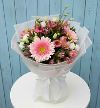Букет цветов из:  Герберы, Альстромерии и Лизиантусы в Красный Яр Самарская область