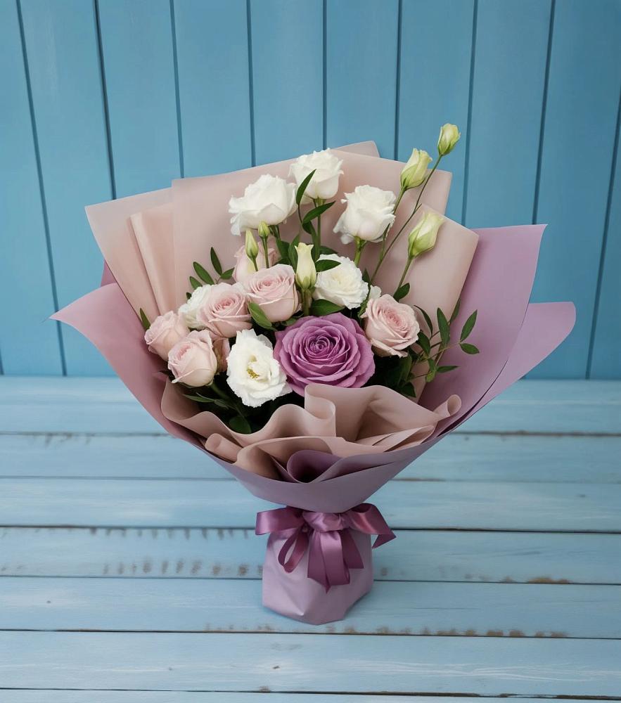 Букет цветов из: Розы и Лизиантусы в Красный Яр Самарская область